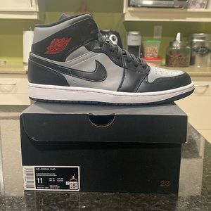 Jordan 1 mid